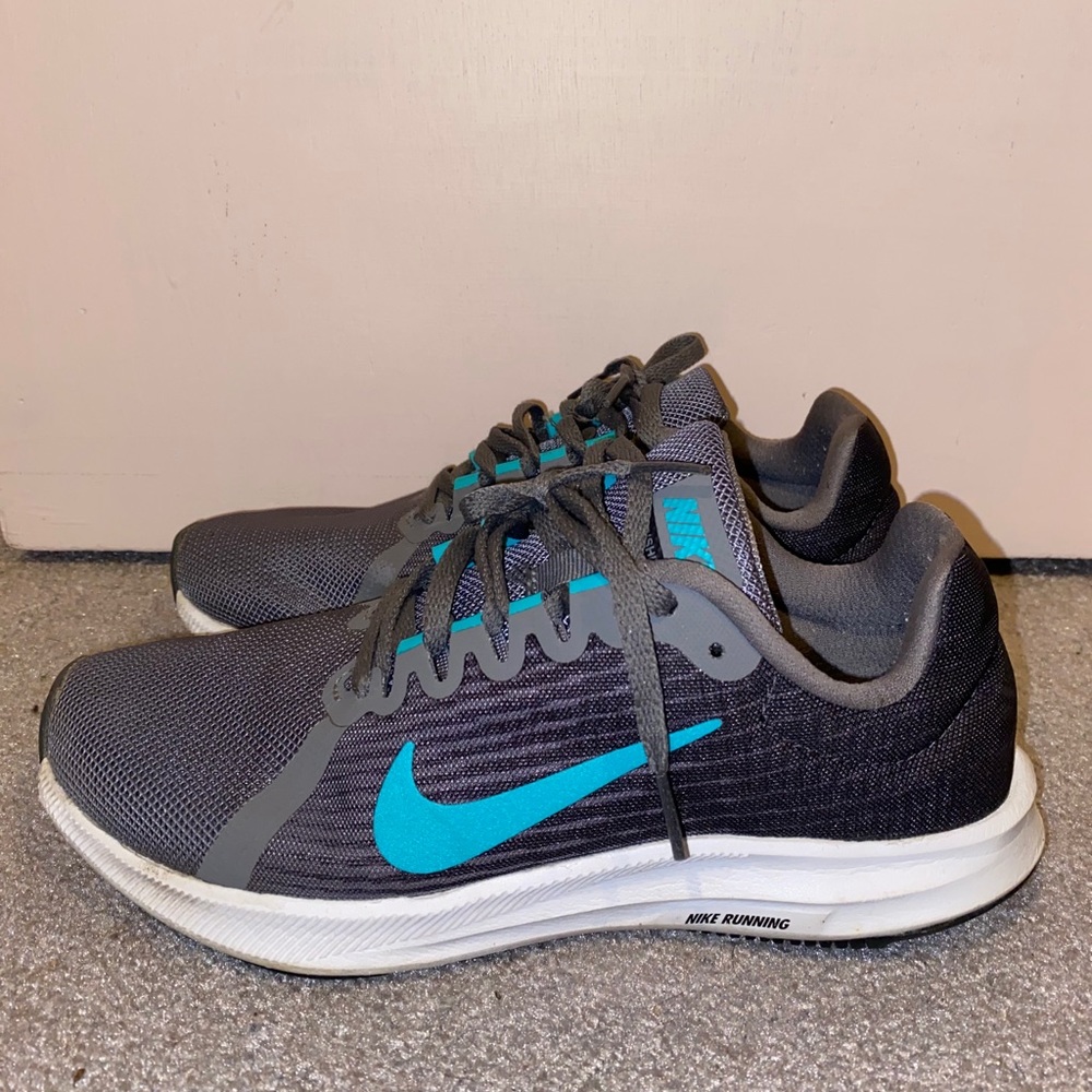 Nike gray running sneakers